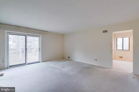 Living - 10108 Ormond Rd, Potomac, MD 20854 photo 9 of 10