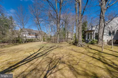 Exterior - 10108 Ormond Rd, Potomac, MD 20854 photo 2 of 4