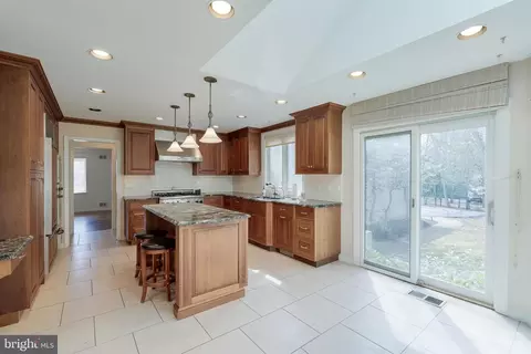 Kitchen - 10108 Ormond Rd, Potomac, MD 20854 photo 3 of 4