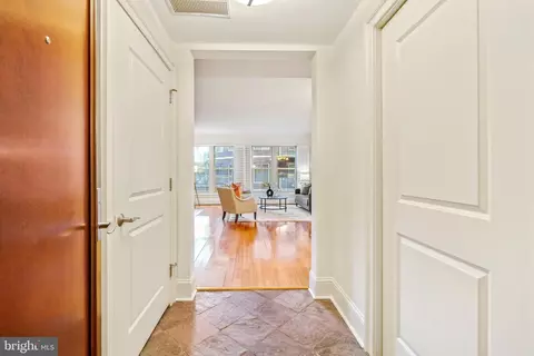 4821 Montgomery Ln #203, Bethesda, MD 20814