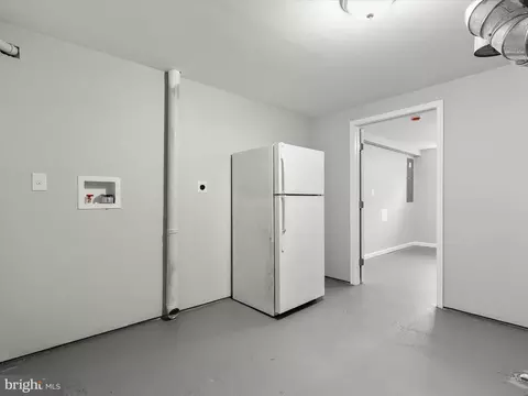 9748 Hedin Dr, Silver Spring, MD 20903 photo 50