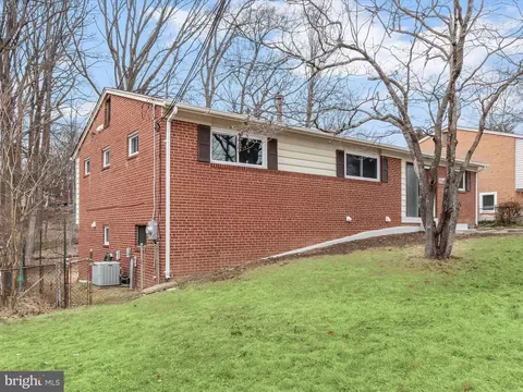 9748 Hedin Dr, Silver Spring, MD 20903 photo 4