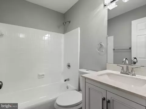 9748 Hedin Dr, Silver Spring, MD 20903 photo 34