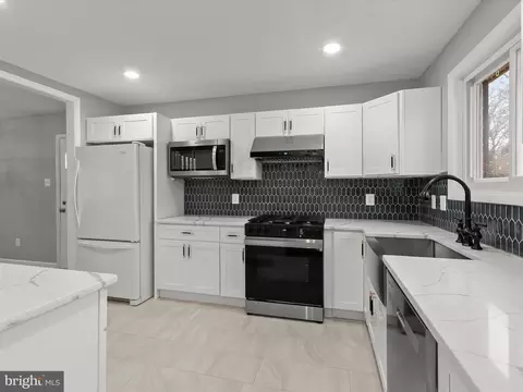 9748 Hedin Dr, Silver Spring, MD 20903 photo 13