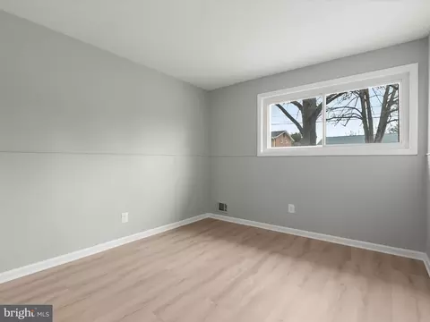 9748 Hedin Dr, Silver Spring, MD 20903 photo 32