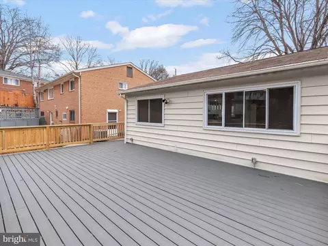 9748 Hedin Dr, Silver Spring, MD 20903 photo 9