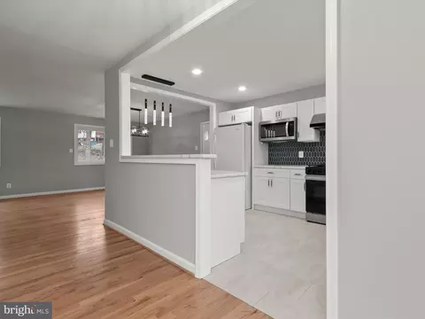 9748 Hedin Dr, Silver Spring, MD 20903 photo 12