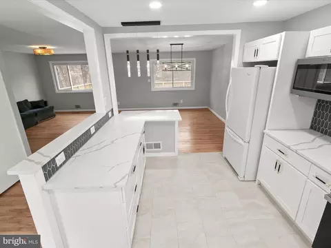 9748 Hedin Dr, Silver Spring, MD 20903 photo 18