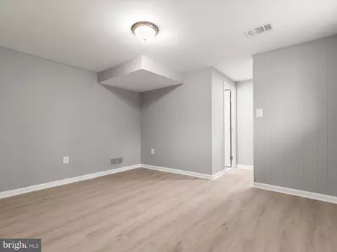 9748 Hedin Dr, Silver Spring, MD 20903 photo 41