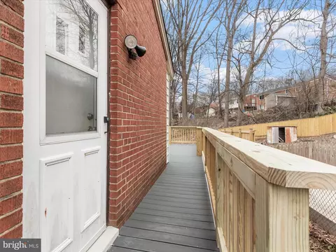 9748 Hedin Dr, Silver Spring, MD 20903 photo 6