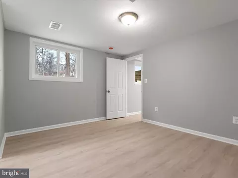 9748 Hedin Dr, Silver Spring, MD 20903 photo 42
