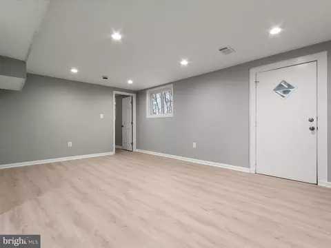 9748 Hedin Dr, Silver Spring, MD 20903 photo 38