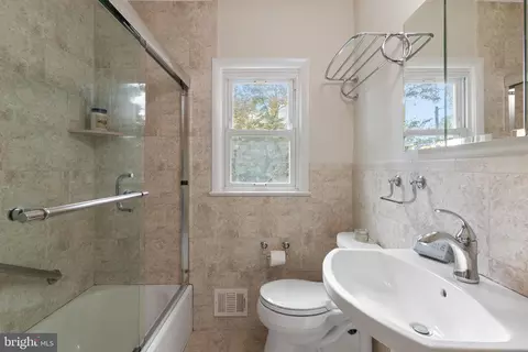 8800 2nd Ave, Silver Spring, MD 20910 photo 24