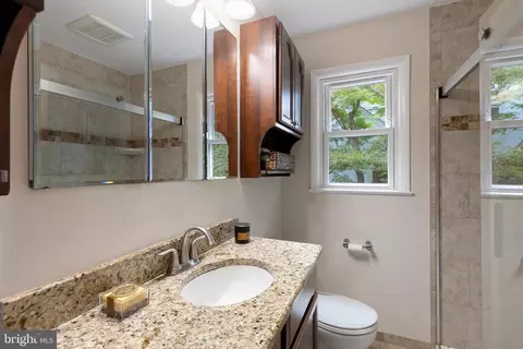 8800 2nd Ave, Silver Spring, MD 20910 photo 14
