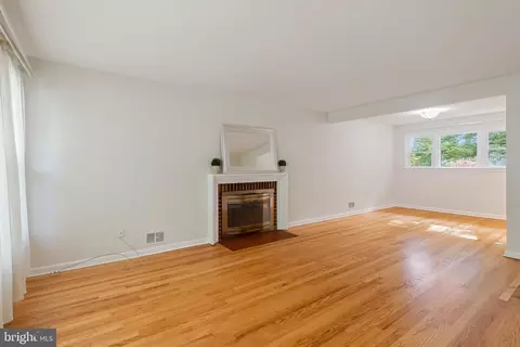 8800 2nd Ave, Silver Spring, MD 20910 photo 4