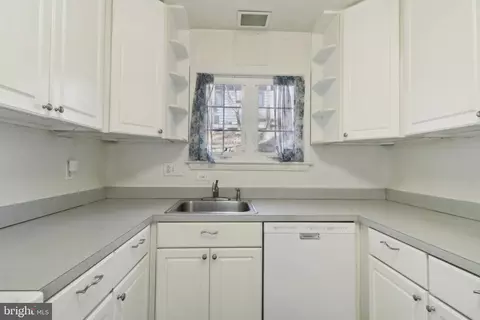 Kitchen - 14 Park Valley Rd, Silver Spring, MD 20910 photo 2 of 5
