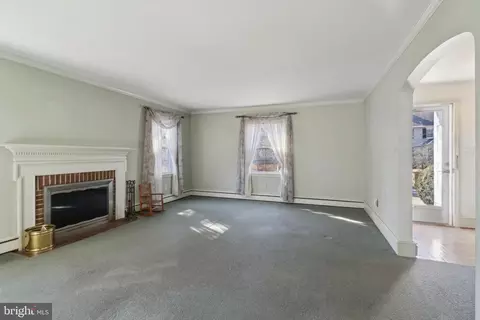 Living - 14 Park Valley Rd, Silver Spring, MD 20910 photo 4 of 5