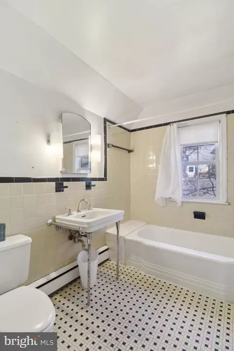 Bath - 14 Park Valley Rd, Silver Spring, MD 20910 photo 6 of 8