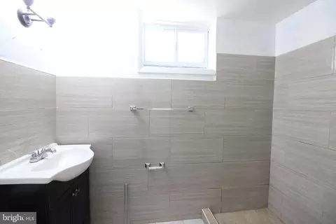 Bath - 4416 Randolph Rd, Silver Spring, MD 20906 photo 1 of 1