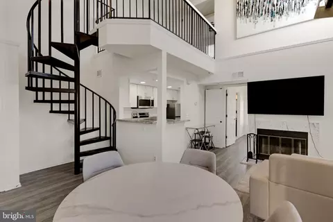 903 Hillside Lake Ter #607, Gaithersburg, MD 20878
