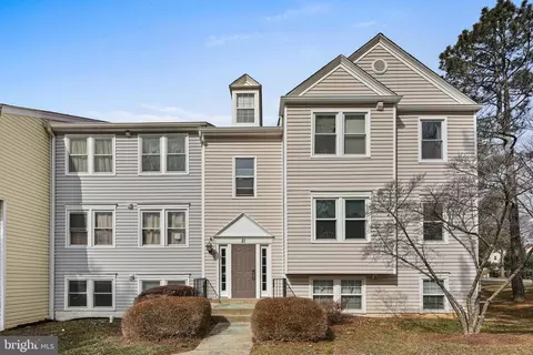 21 Pickering Ct #21-01, Germantown, MD 20874