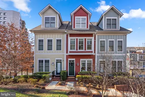 82 Ellsworth Heights St, Silver Spring, MD 20910