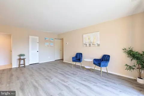 19301 Club House Rd #302, Montgomery Village, MD 20886