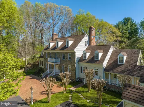 11015 Glen Rd, Potomac, MD 20854 photo 2