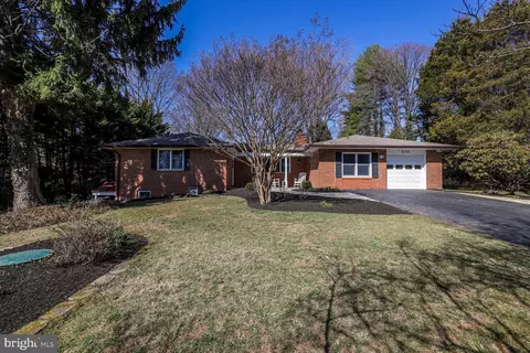 8300 Hawkins Creamery Rd, Gaithersburg, MD 20882