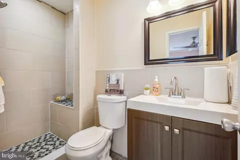 Bath - 1 Long Green Ct, Silver Spring, MD 20906 photo 2 of 4