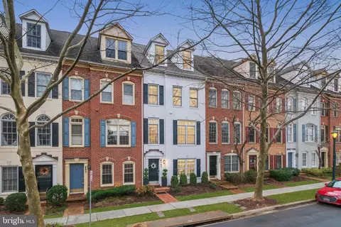 407 Oak Knoll Dr, Rockville, MD 20850