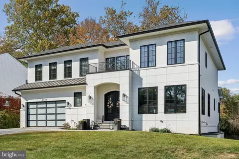 6025 Avon Dr, Bethesda, MD 20814