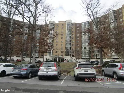 15101 Interlachen Dr #1-920, Silver Spring, MD 20906