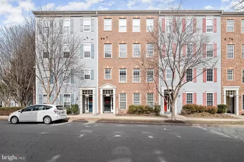 157 Chevy Chase St #157, Gaithersburg, MD 20878