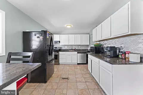 Kitchen - 12911 Valleywood Dr, Silver Spring, MD 20906 photo 2 of 3