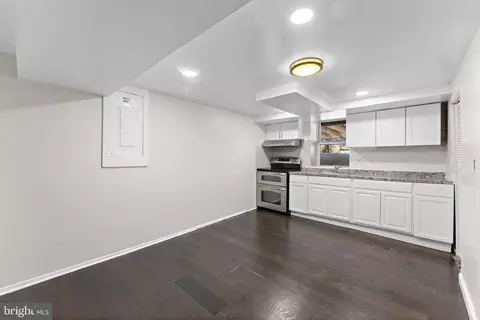 Entry Way - 12911 Valleywood Dr, Silver Spring, MD 20906 photo 6 of 7