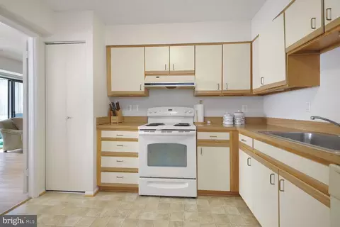 Kitchen - 15115 Interlachen Dr #3-125, Silver Spring, MD 20906 photo 2 of 2