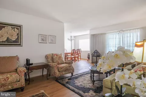 Living - 15115 Interlachen Dr #3-125, Silver Spring, MD 20906 photo 2 of 3