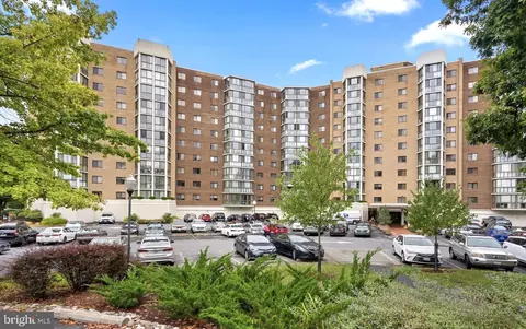 15115 Interlachen Dr #3-125, Silver Spring, MD 20906