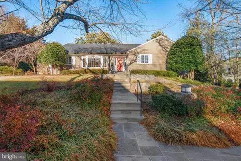6405 Garnett Dr, Chevy Chase, MD 20815