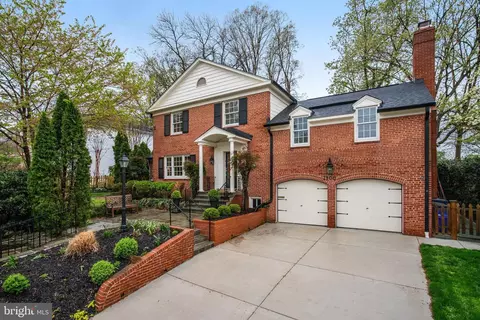 7100 Marbury Rd, Bethesda, MD 20817