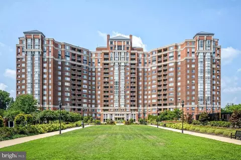 5809 Nicholson Ln #1401, North Bethesda, MD 20852