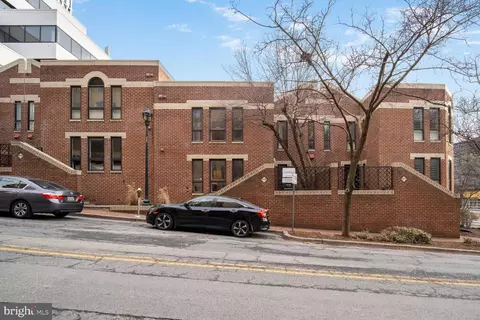 4820 Hampden Ln #R-5, Bethesda, MD 20814
