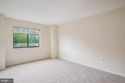 15100 Interlachen Dr #4-221, Silver Spring, MD 20906 photo 25