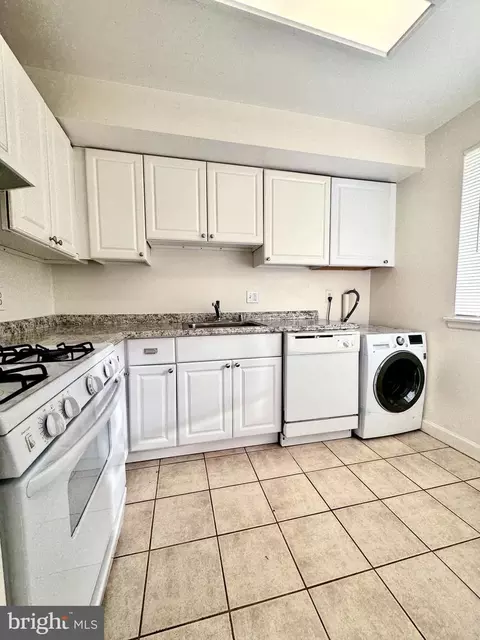 Kitchen - 3936 Bel Pre Rd #3936-2, Silver Spring, MD 20906 photo 3 of 4