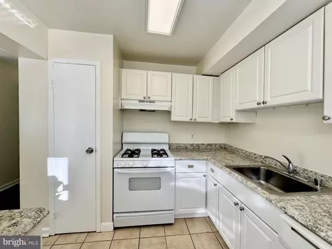 Kitchen - 3936 Bel Pre Rd #3936-2, Silver Spring, MD 20906 photo 2 of 4