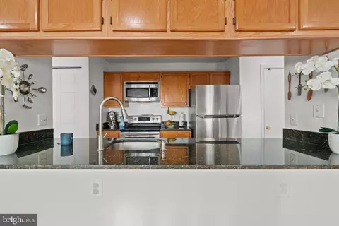Kitchen - 14201 Woolen Oak Ct #4, Silver Spring, MD 20906 photo 2 of 5