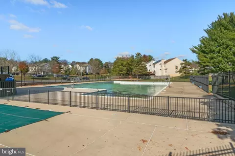 Exterior - 14201 Woolen Oak Ct #4, Silver Spring, MD 20906 photo 2 of 4
