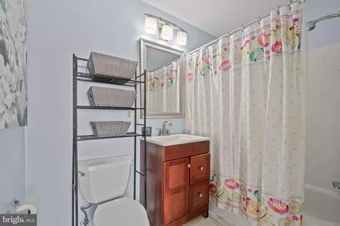 Bath - 14201 Woolen Oak Ct #4, Silver Spring, MD 20906 photo 1 of 2