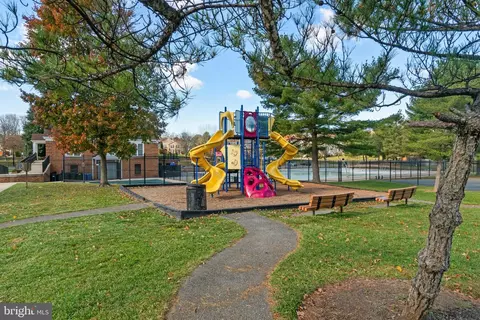 View/Area - 14201 Woolen Oak Ct #4, Silver Spring, MD 20906 photo 1 of 2